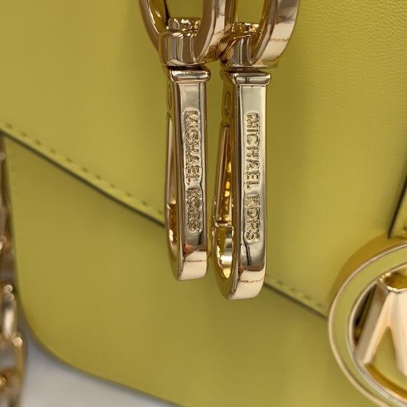 MICHAEL KORS CARMEN MEDIUM CONVERTIBLE SHOULDER BAG SUNSHINE COLOR - Picture 15 of 16